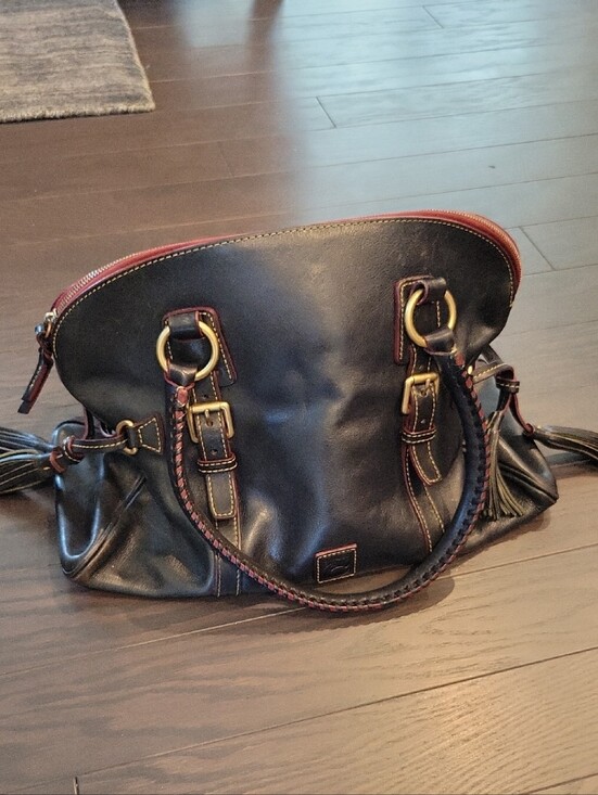 Dooney & Bourke Handbags - Dooney & Bourke Navy Leather Florentine Shoulder Bag